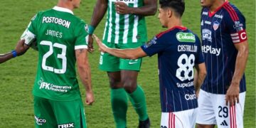 🔴⚽ ¡DURO GOLPE PARA EL TIBURÓN! JUNIOR CAE 3-1 ANTE NACIONAL Y SU SUEÑO DE CLASIFICAR A LOS CUADRANGULARES SE TAMBALEA. 🦈💔